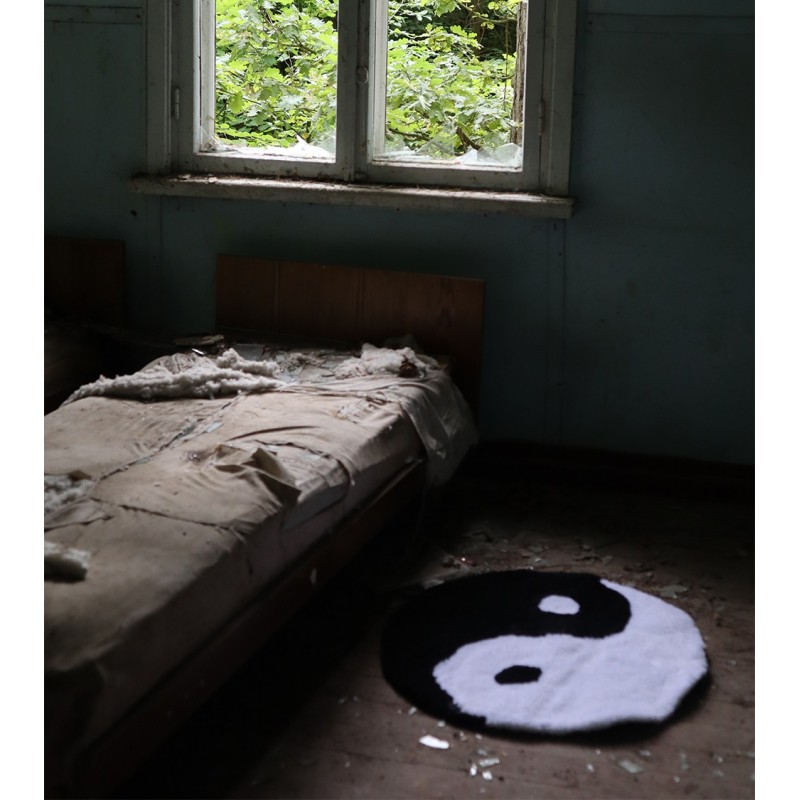 Handmade rug - Yin and yang | KLM LAB.